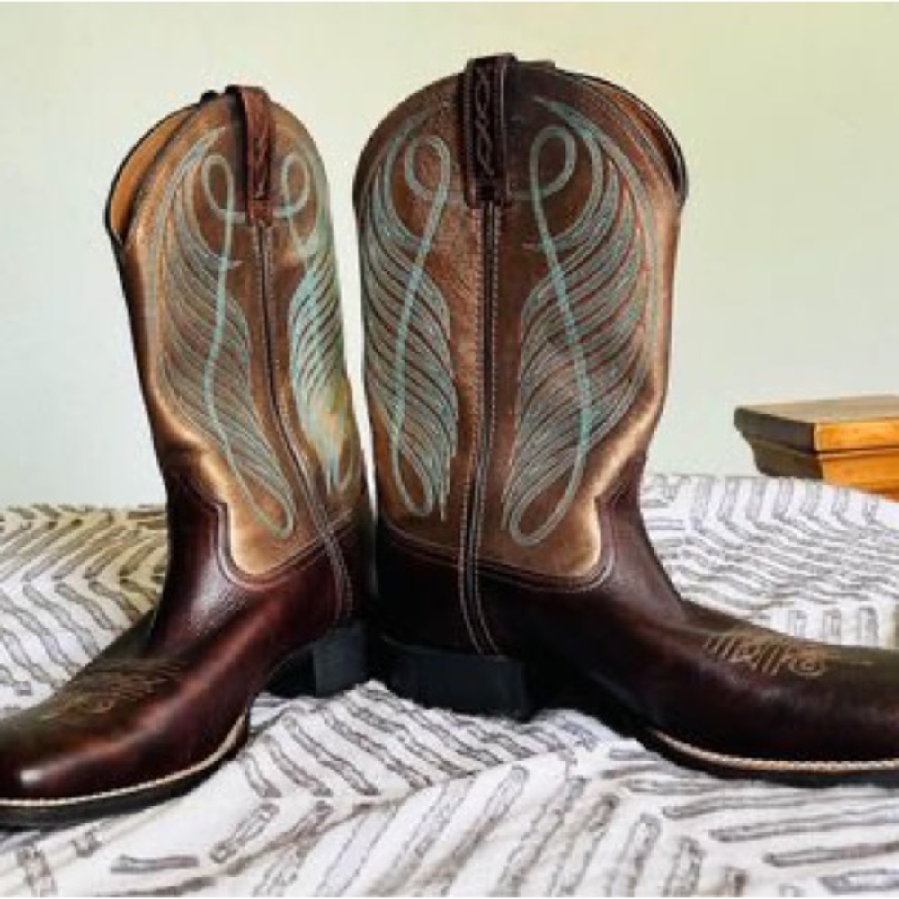 Women’s Ariat Boot - Picture 2 of 4